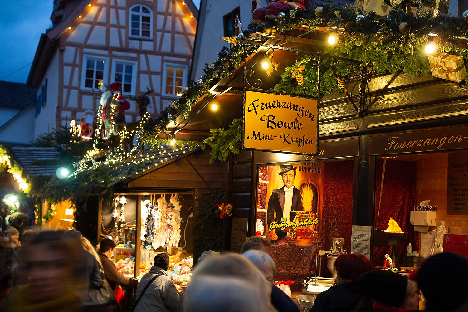 Weihnachtsmarkt-Bad-Wimpfen_Feuerzangenbowle_207 Feuerzangen-Bowle-Marktstand auf dem Weihnachtsmarkt in Bad Wimpfen